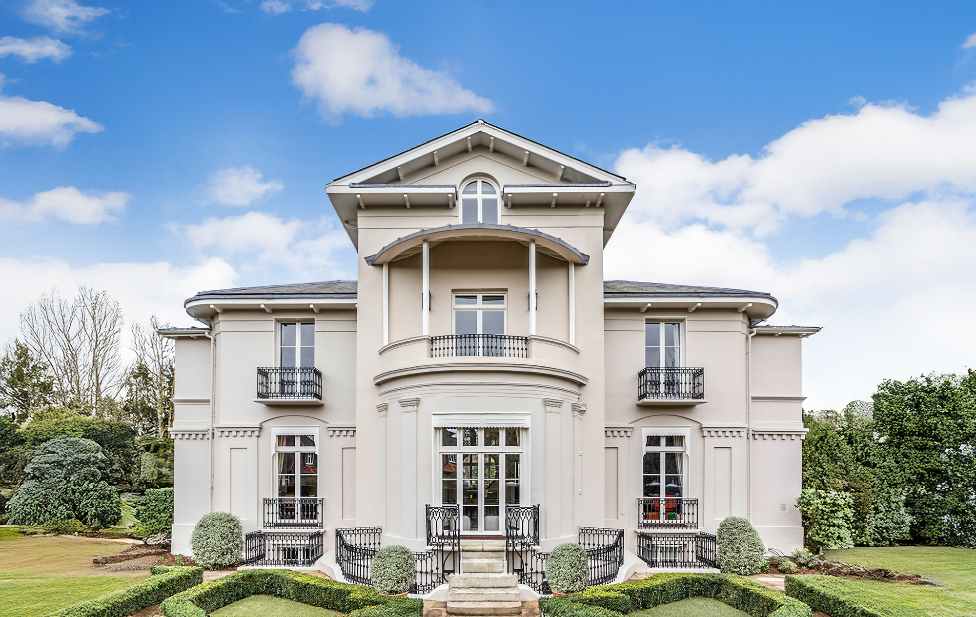 CLYDE HOUSE 6484 lo res Edit 2