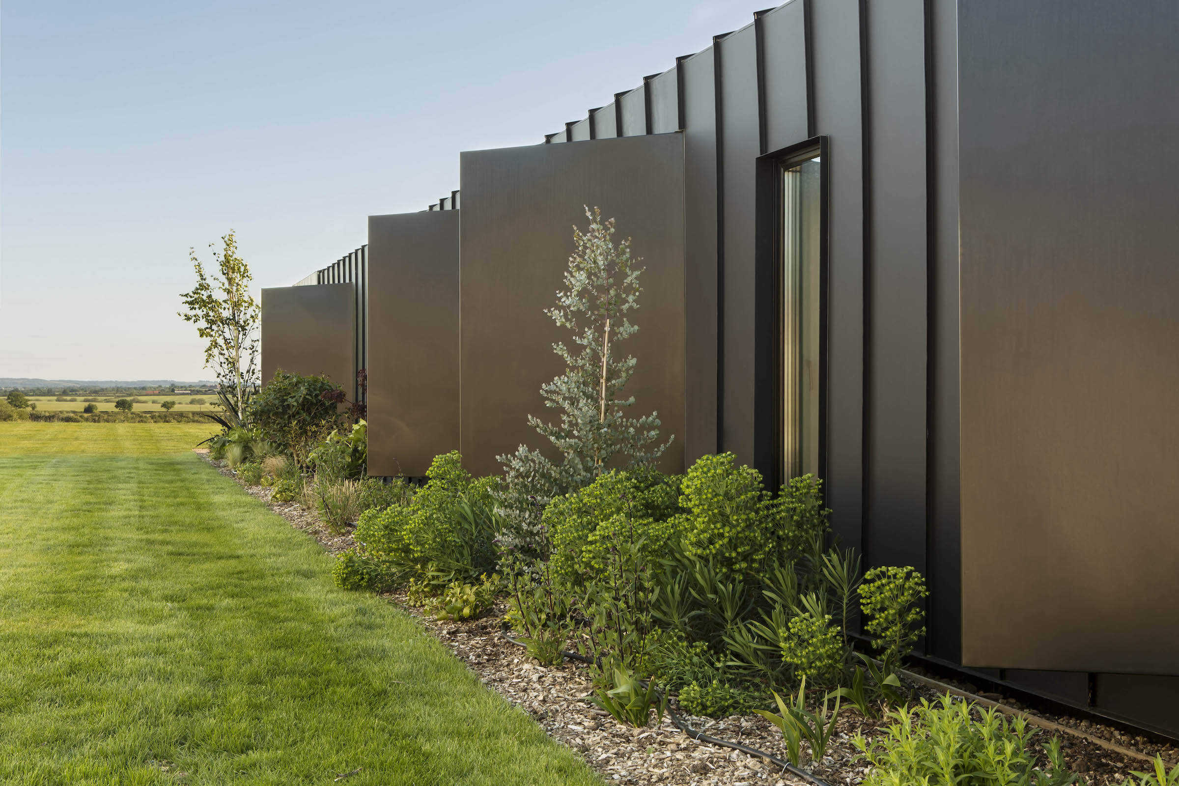 CRINAN EXTERIOR SPRING 0249 lo res