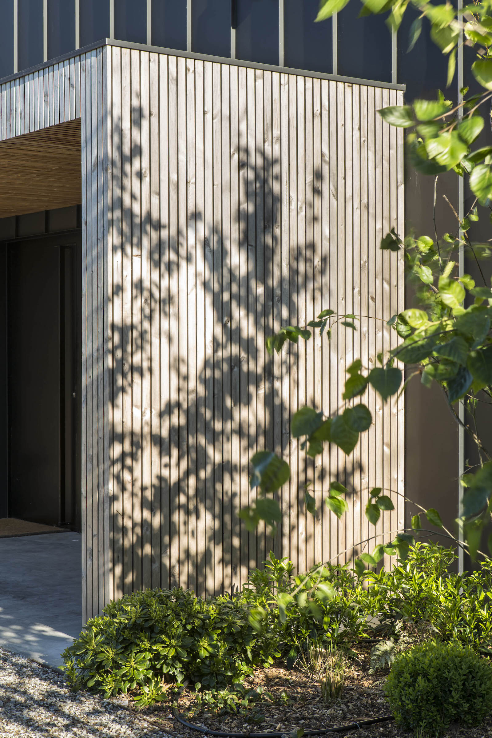 CRINAN EXTERIOR SPRING 0268 lo res