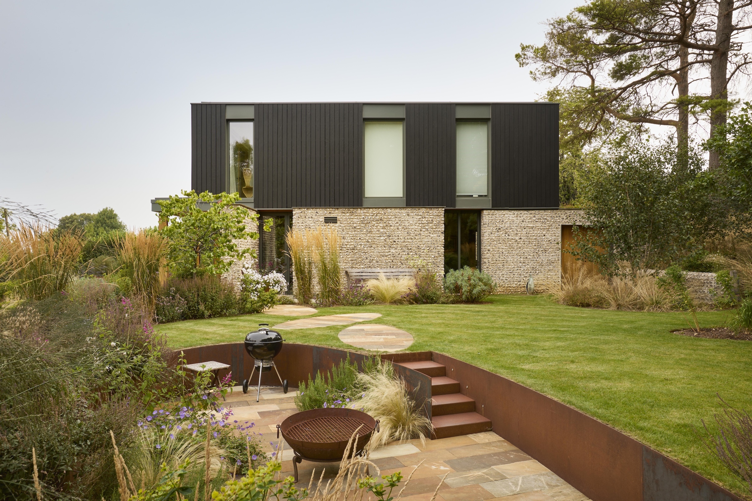 Proj Red Landscaping 035 lo res