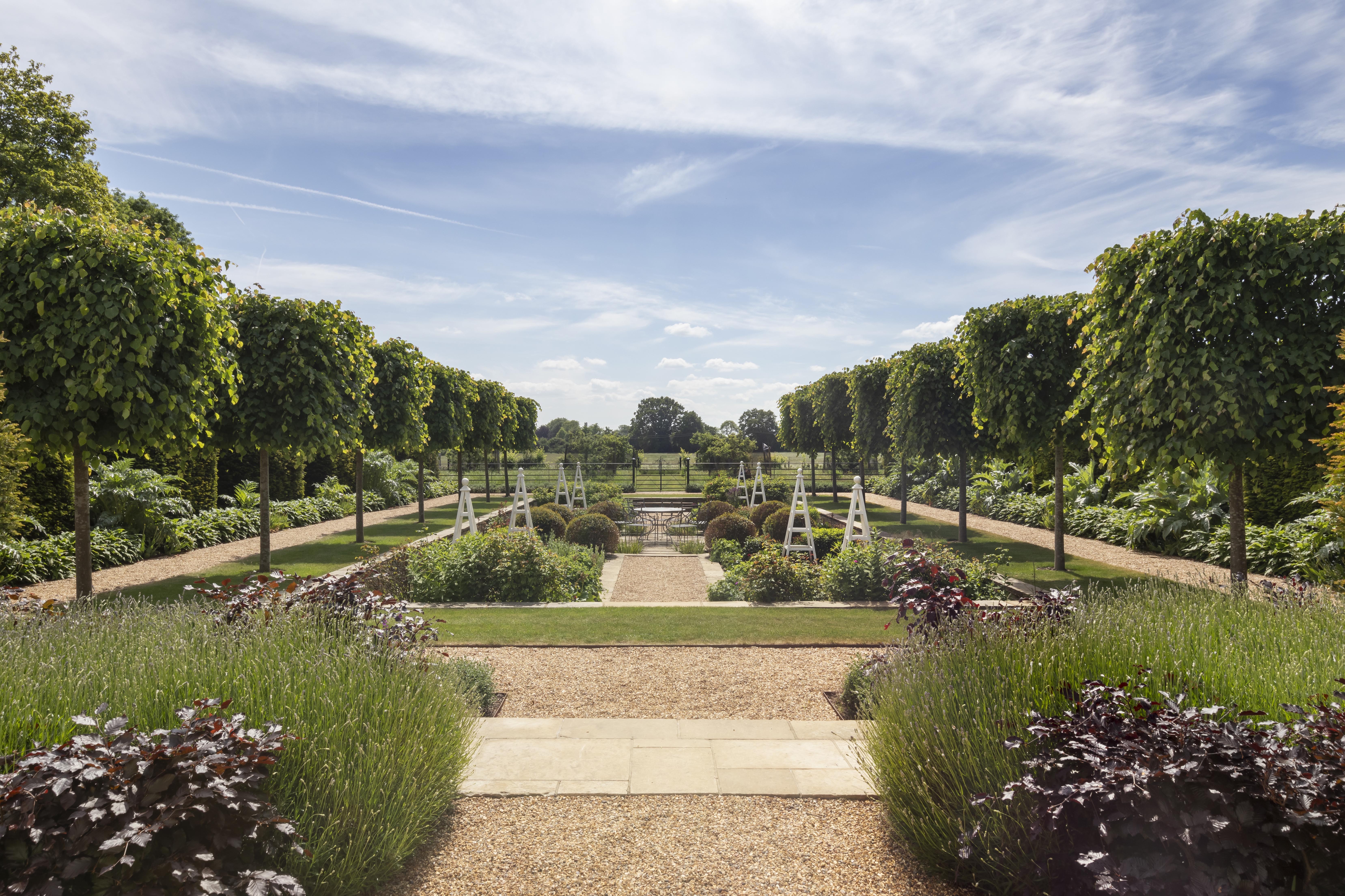 Thorn Barn 5929 lo res