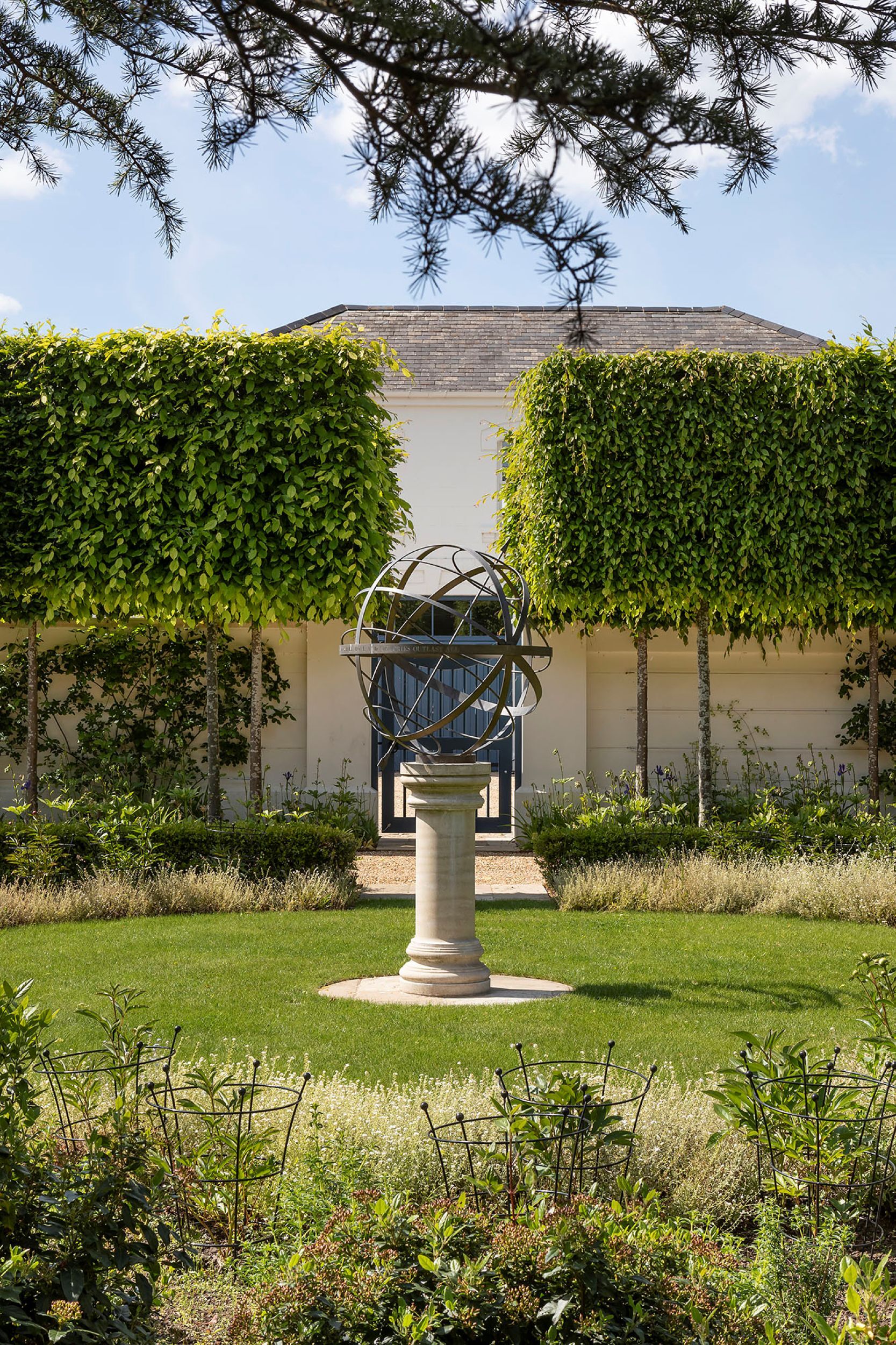 Torban Hall garden sculpture 1667