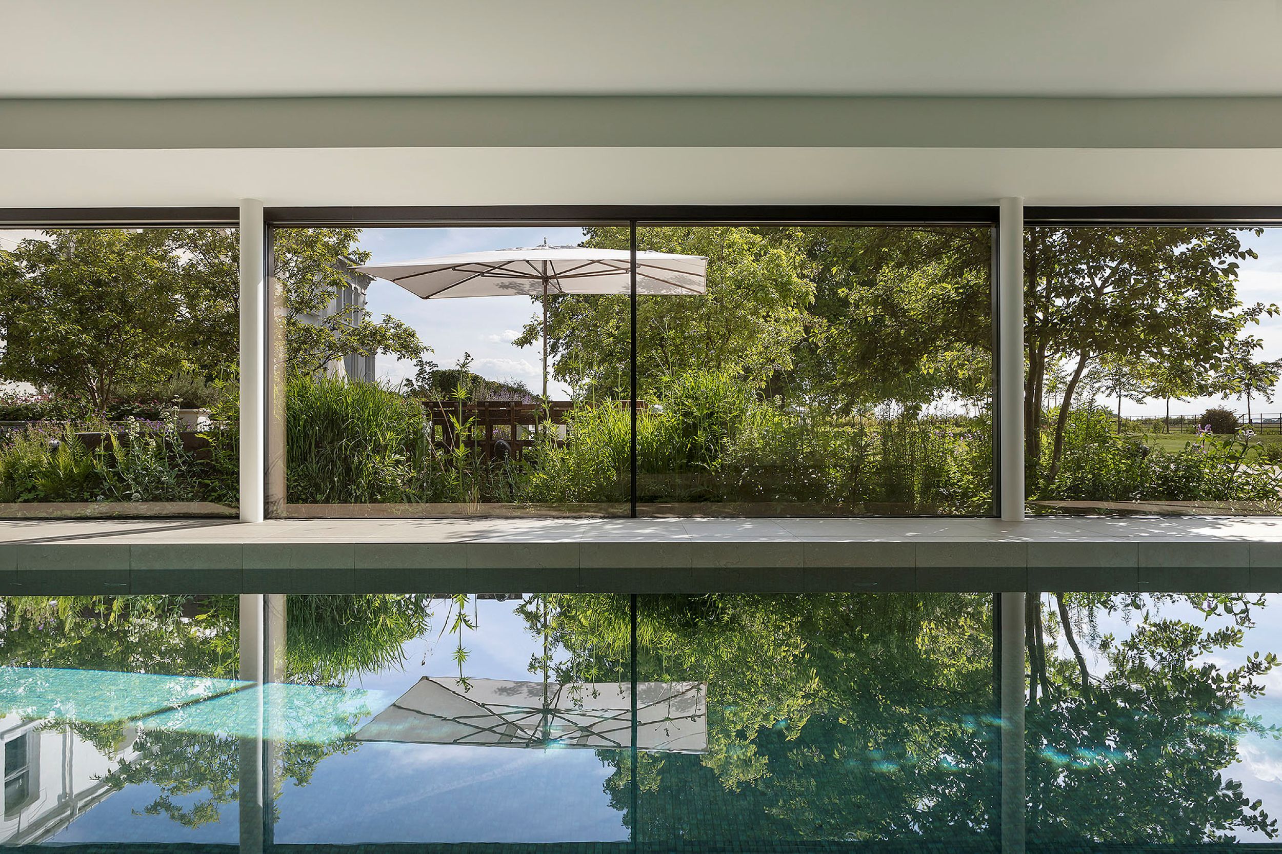 Torban Hall reflection terrace pool 2500
