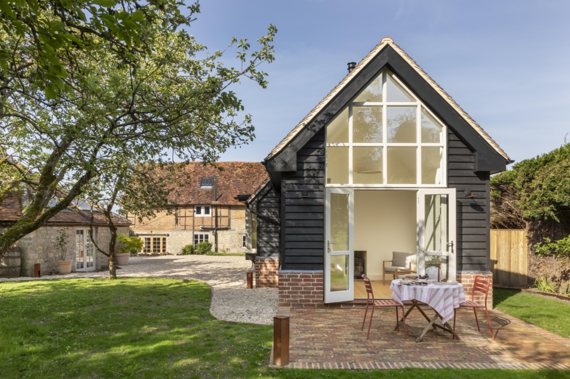 KNOLL HOUSE 7302 lo res