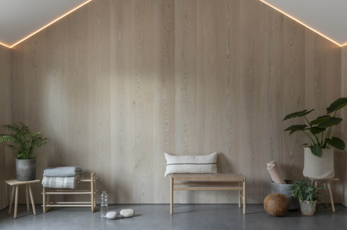 CRINAN OFFICE STUDIO 1696 lo res
