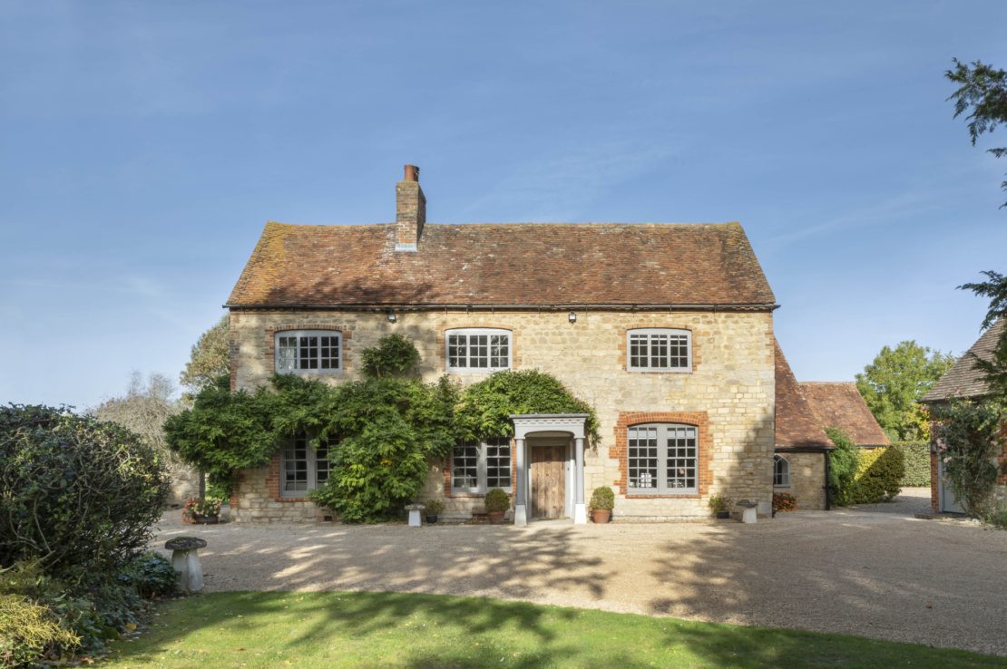 MARESFIELD 02 7594 lo res