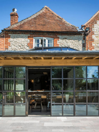 Thumb OVERY 2163 lo res tinified