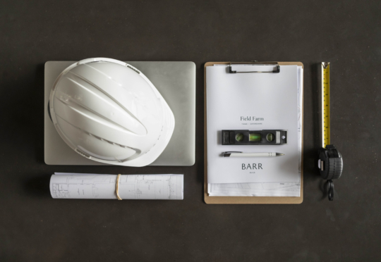 CONTRACTS MANAGER 0643 lo res