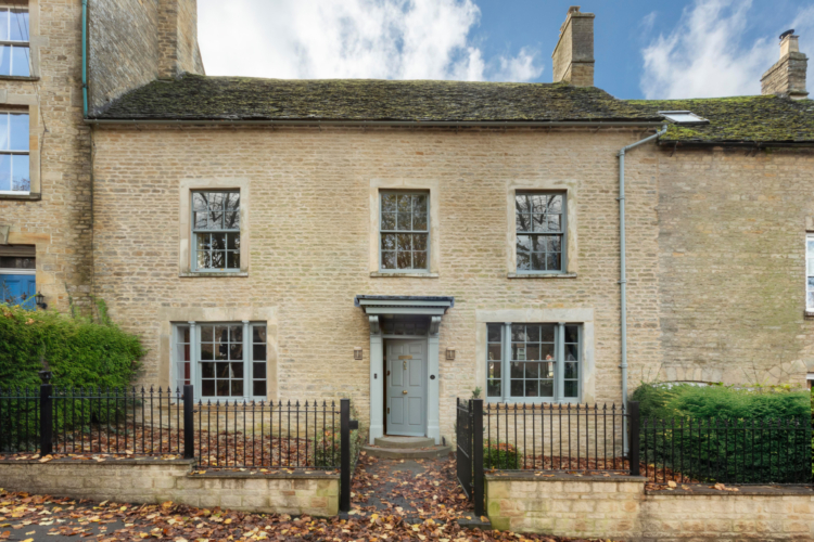 HIGH STREET 9834 lo res edited