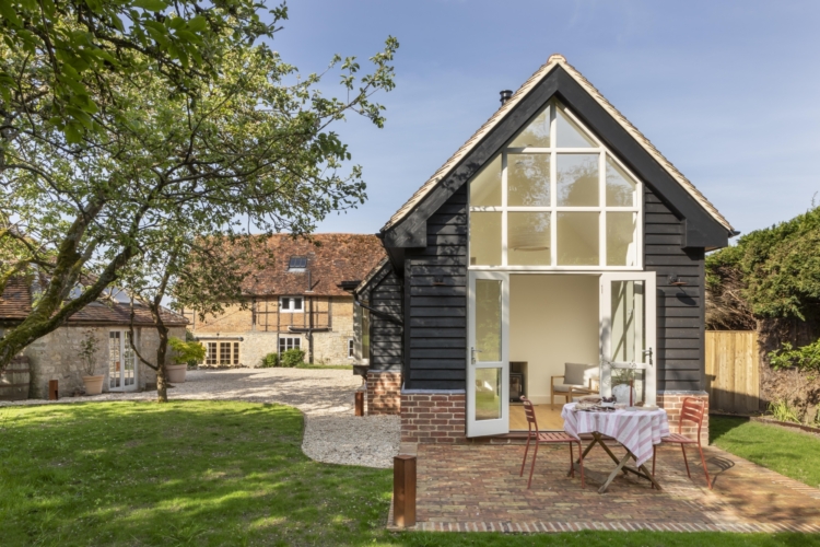 KNOLL HOUSE 7302 lo res