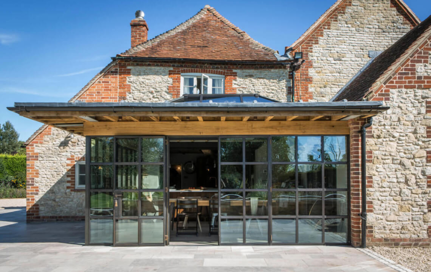 Thumb OVERY 2163 lo res tinified