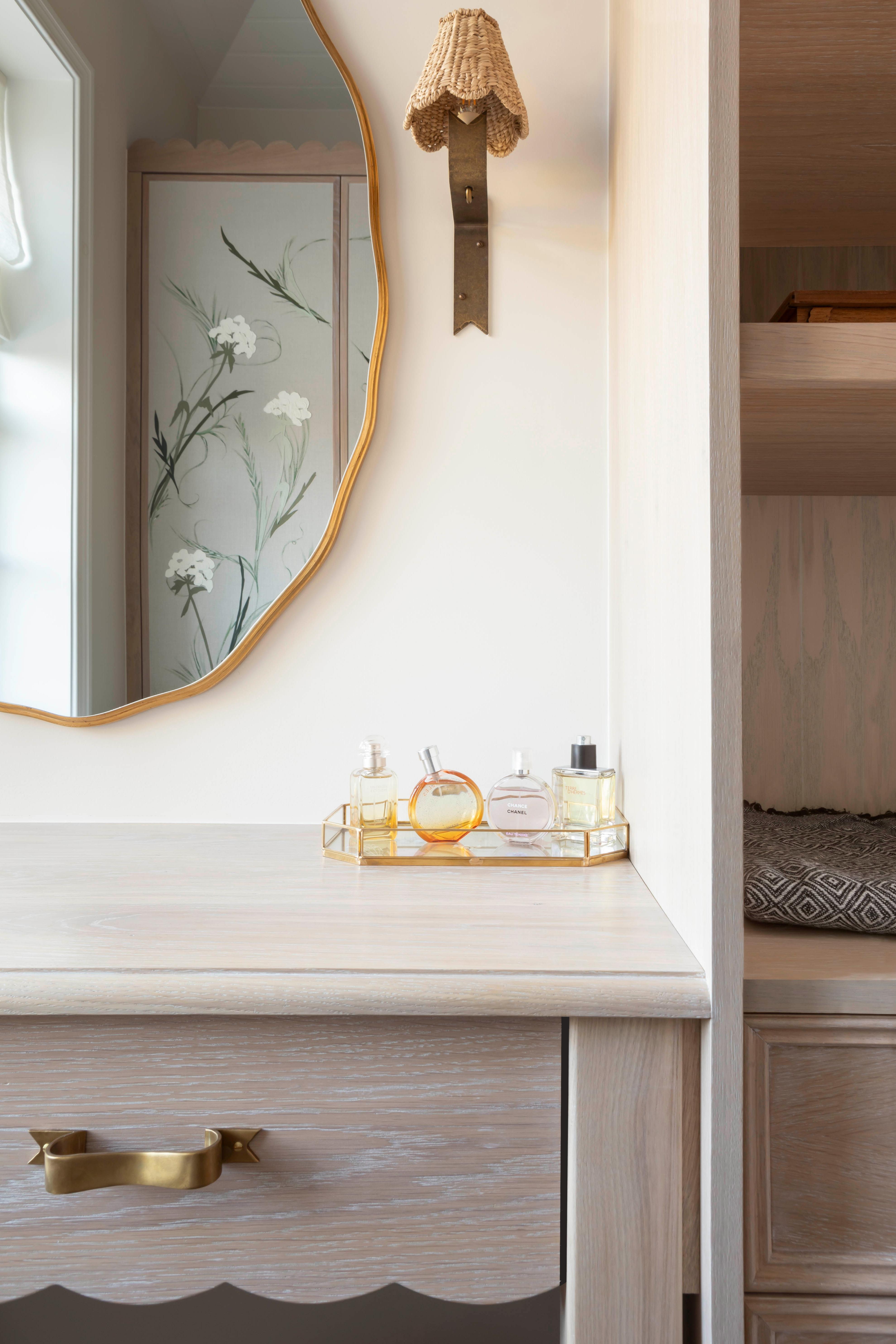 COMPASS PLACE HER DRESSING ROOM REFLECTION 2998 lo res EDIT